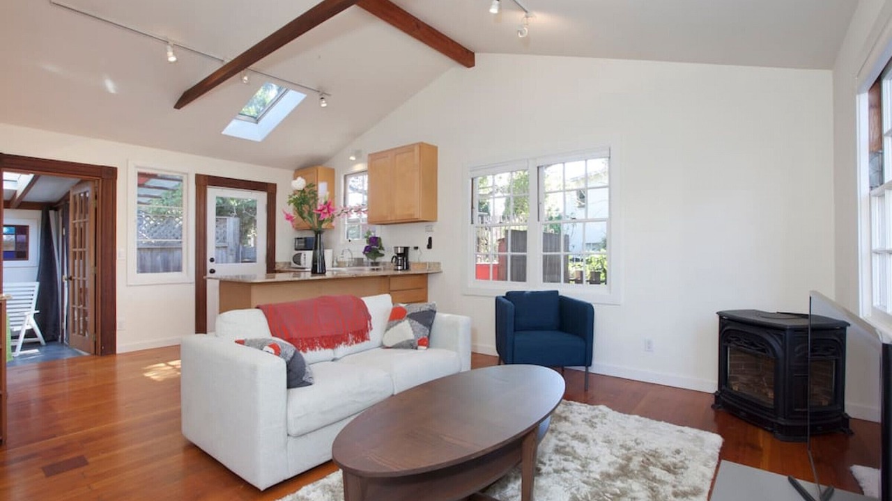 Photo of Livingroom in Poets Corner