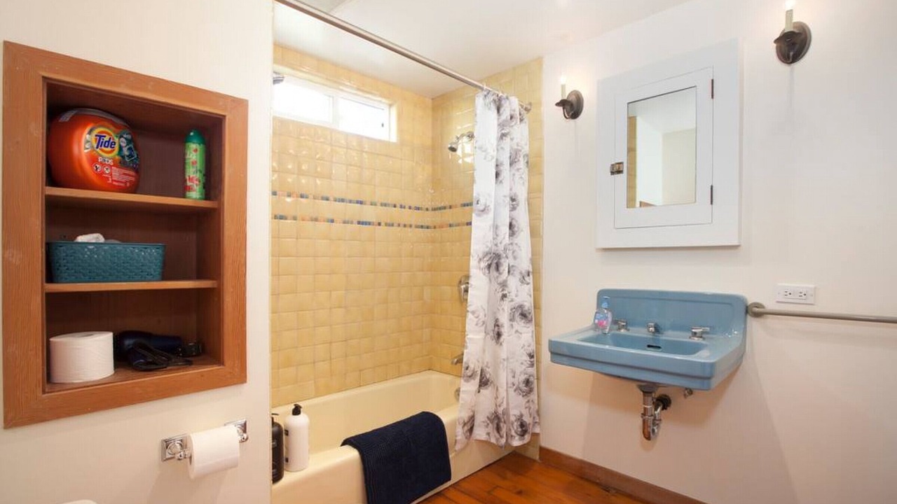 Photo of Bathroom in Poets Corner