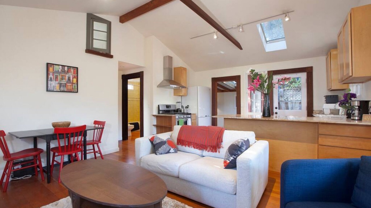 Photo of Livingroom in Poets Corner