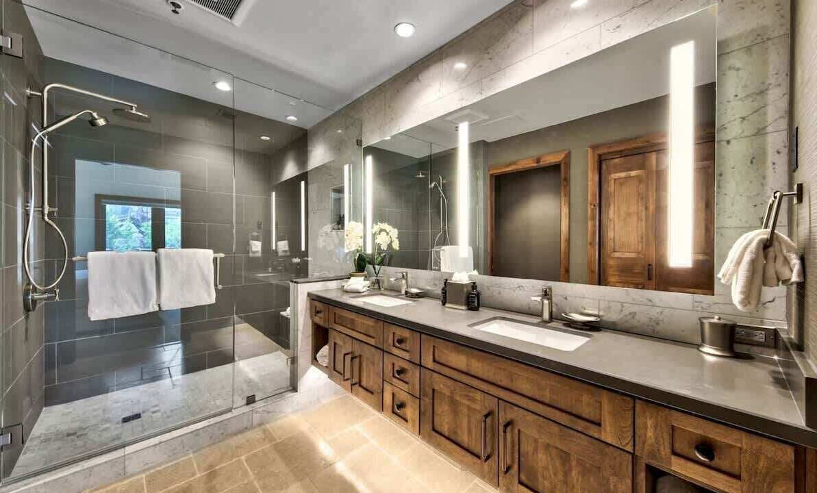 Photo of Bathroom in Lakeside Park