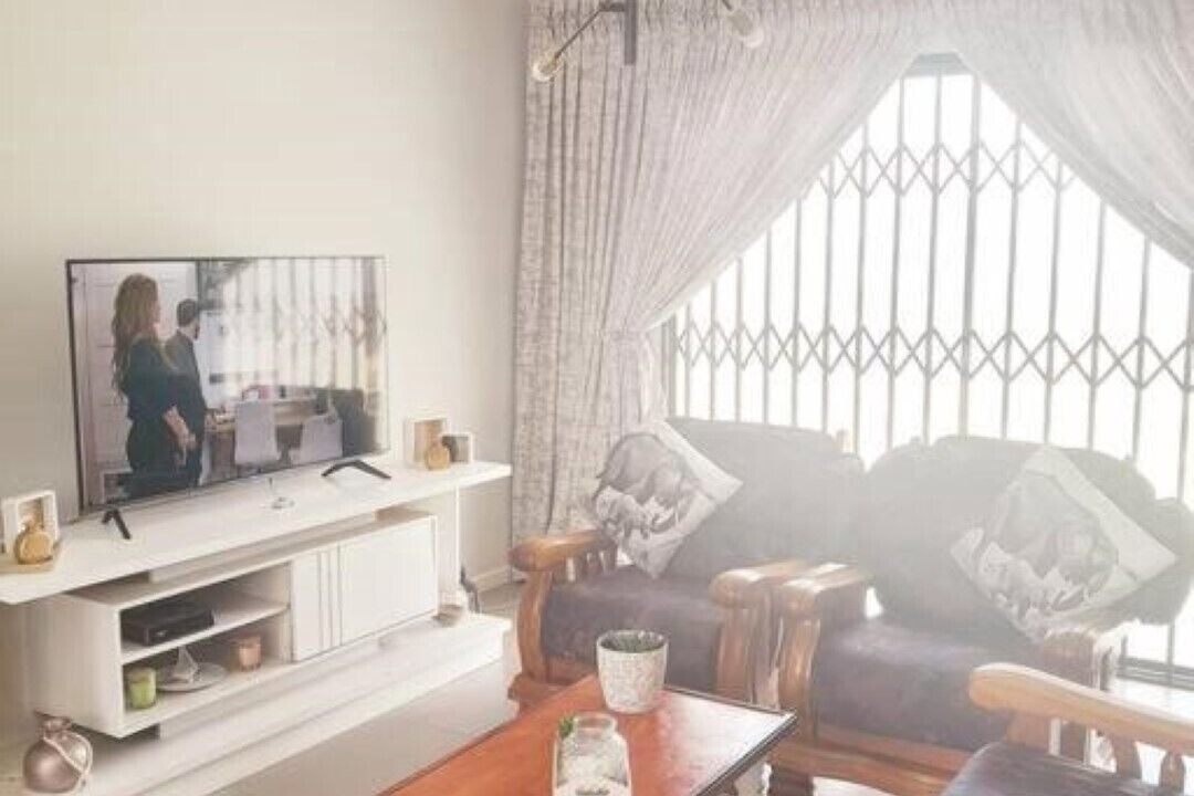 Photo of Livingroom in Estcourt