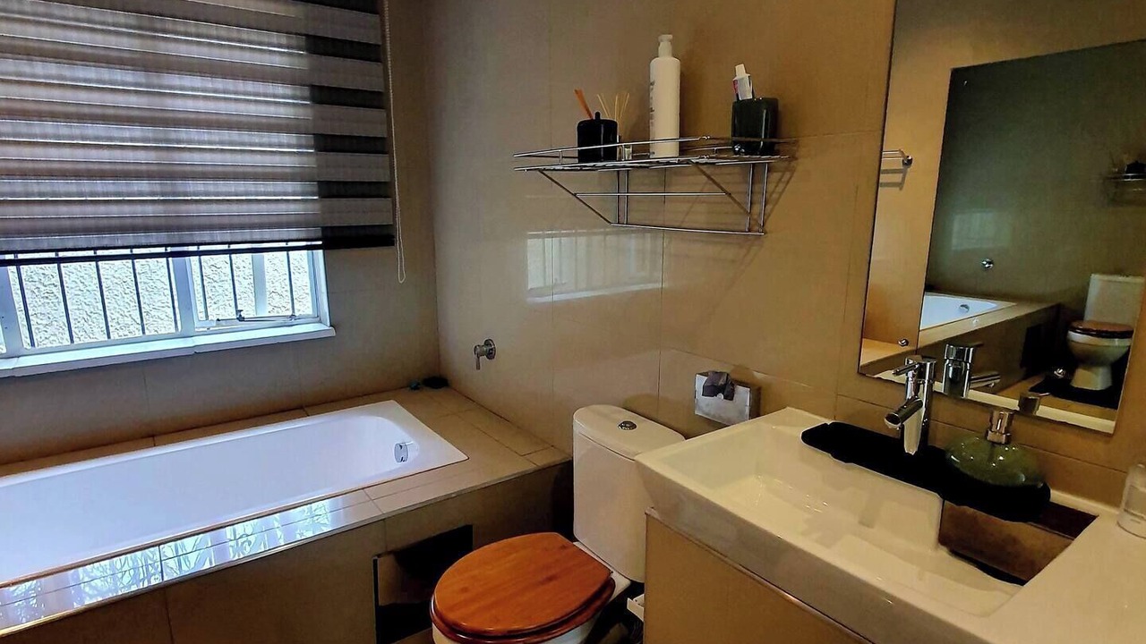 Photo of Bathroom in Greater Johannesburg Metropolitan Area