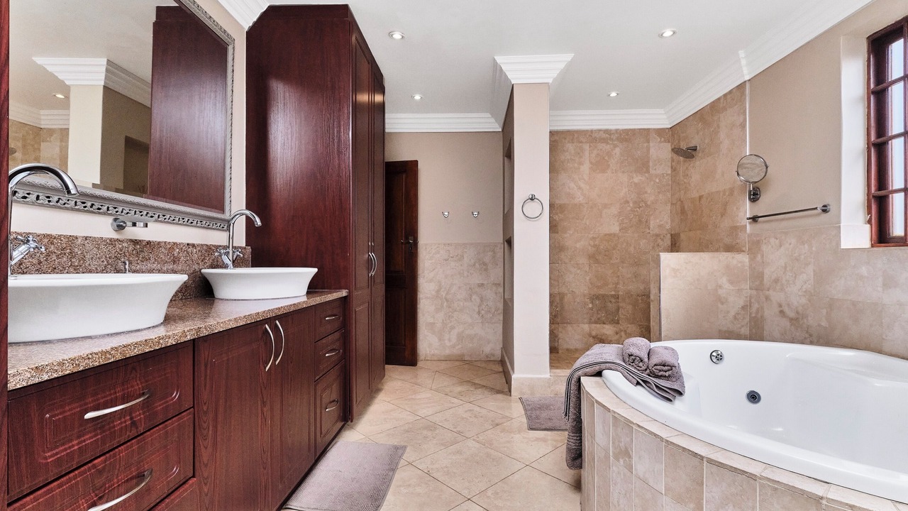 Photo of Bathroom in Houghton Estate