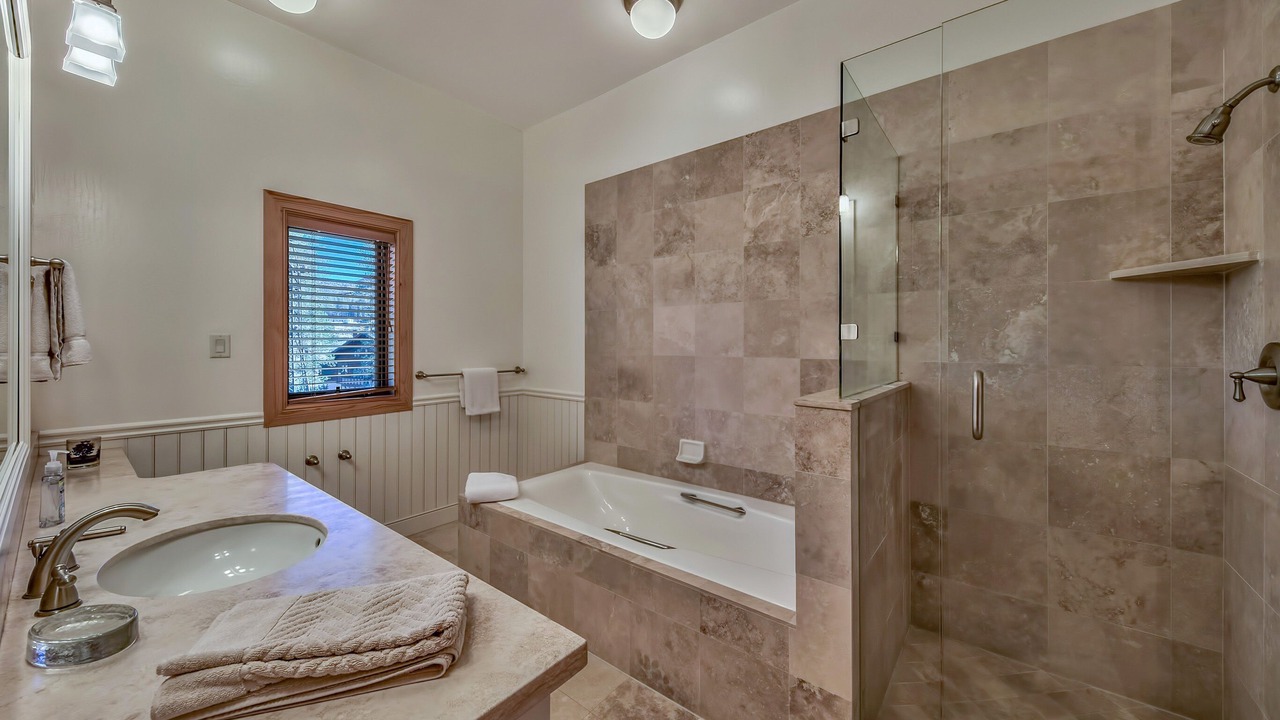 Photo of Bathroom in Sugar Bowl Resort