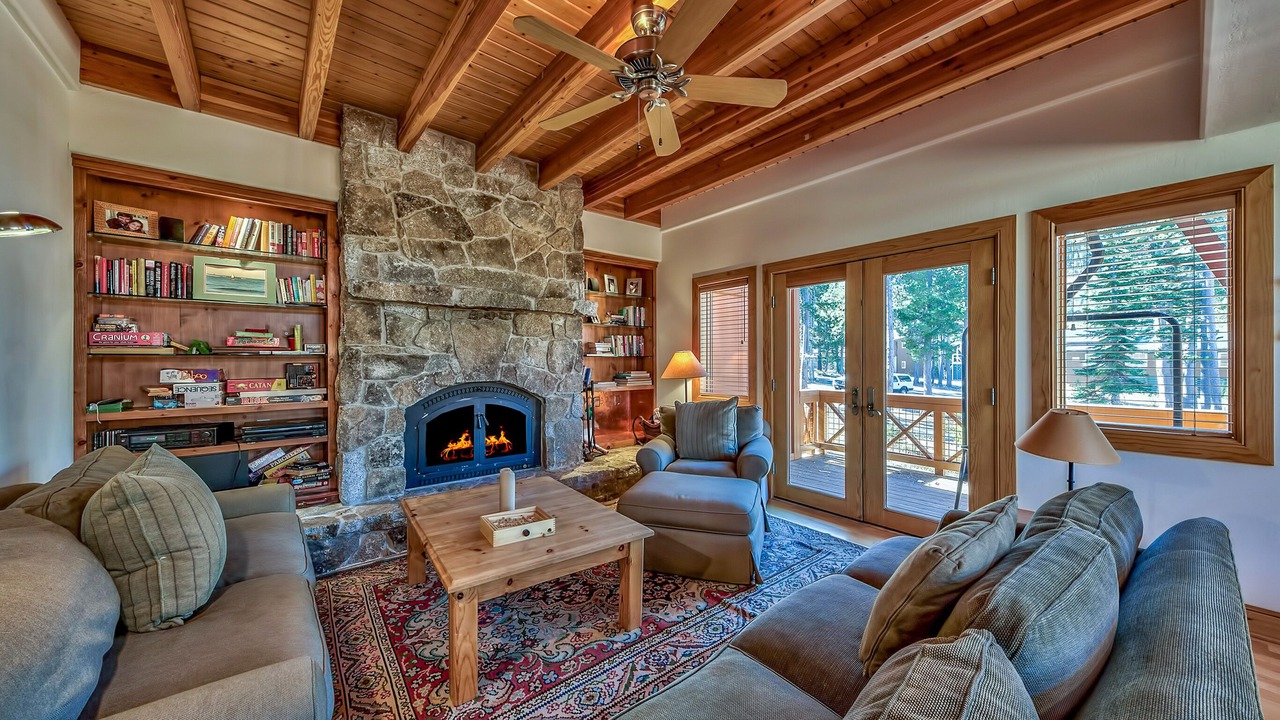 Photo of Livingroom in Sugar Bowl Resort
