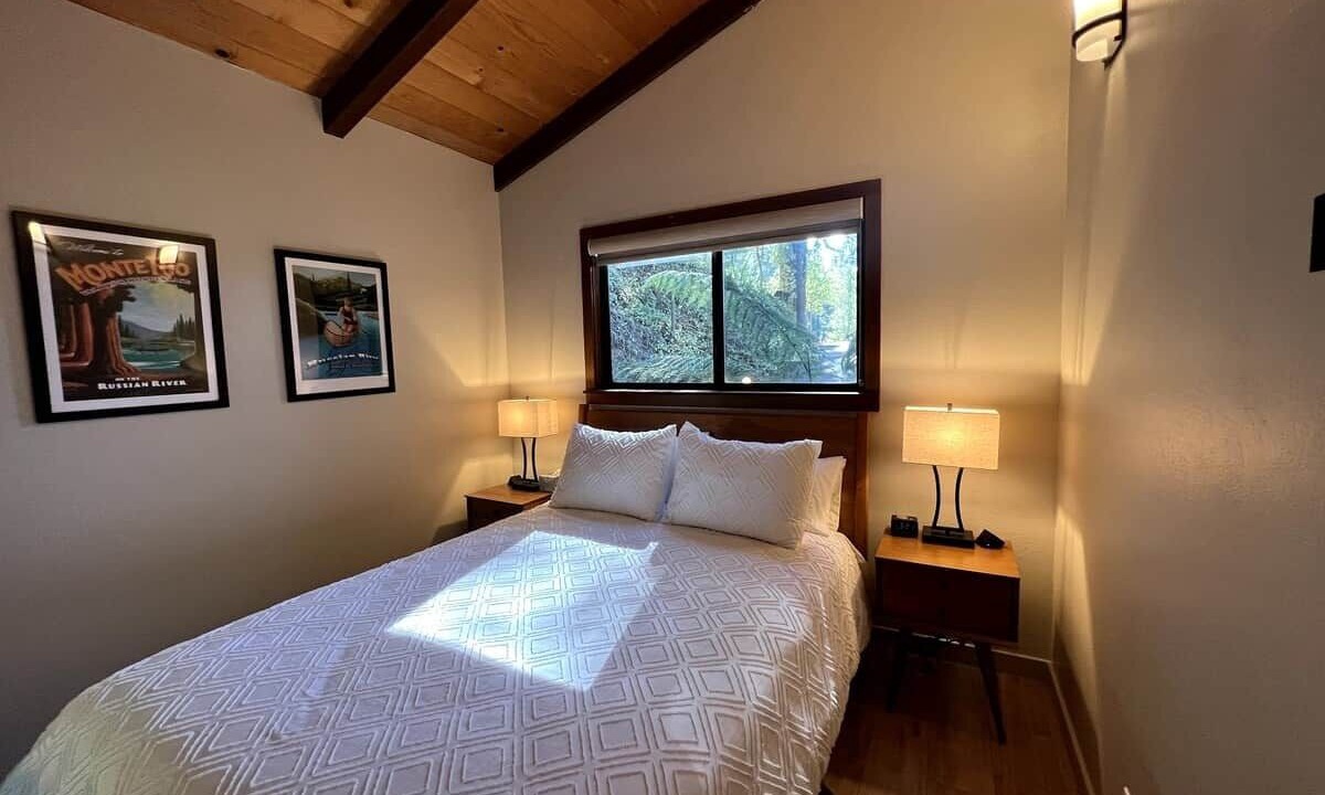 Photo of Bedroom in Guerneville
