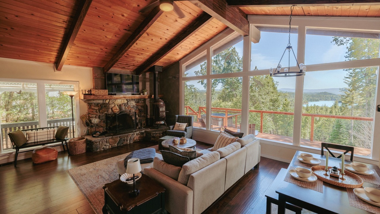 Photo of Livingroom in Colfax