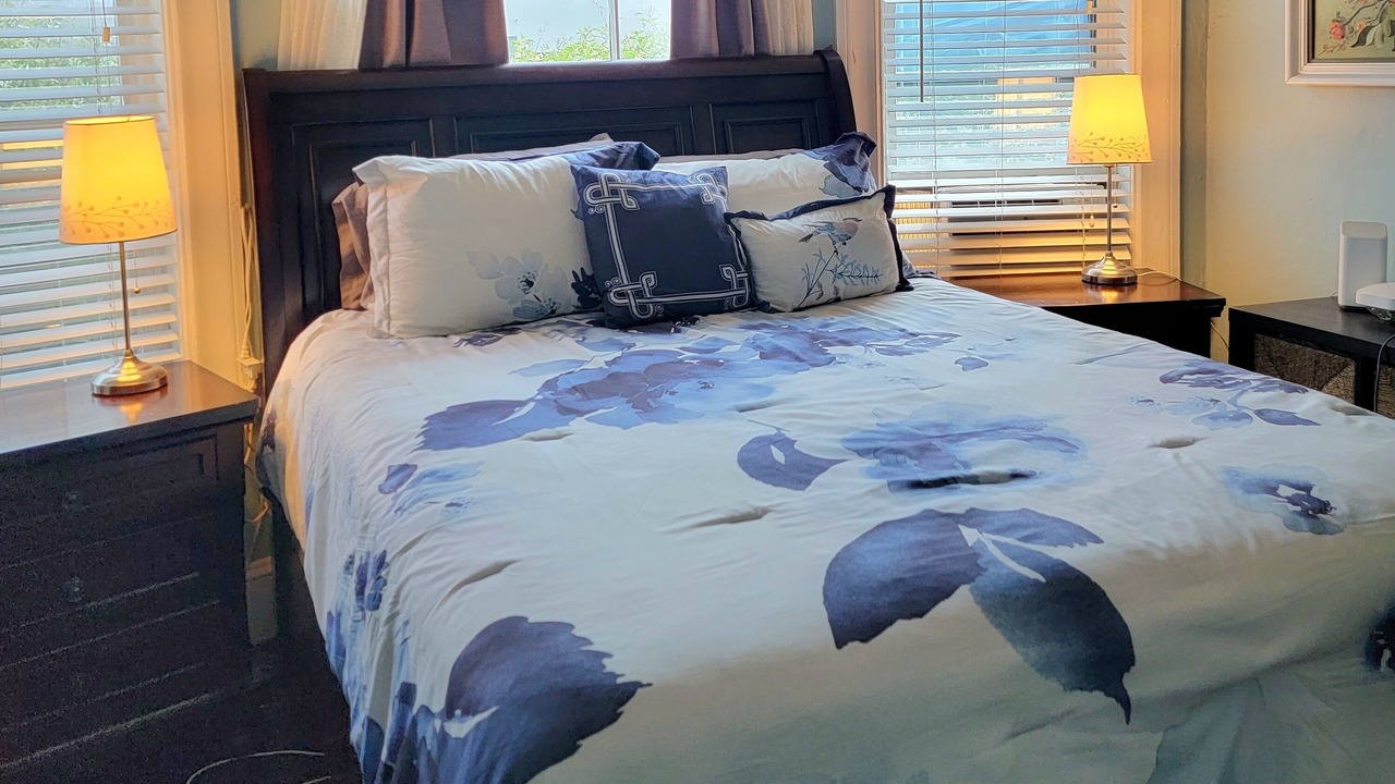 Photo of Bedroom in Oak Center