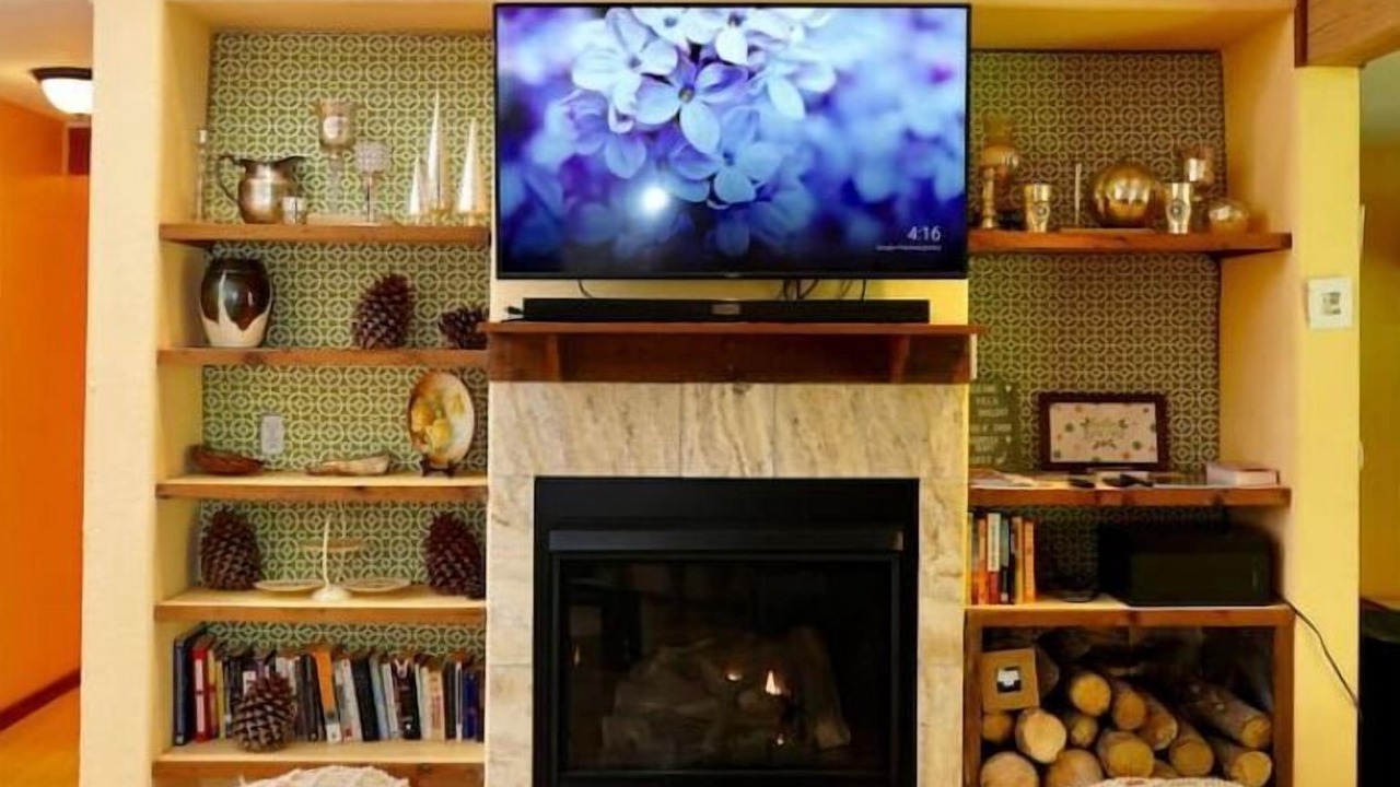 Photo of Livingroom in Guerneville