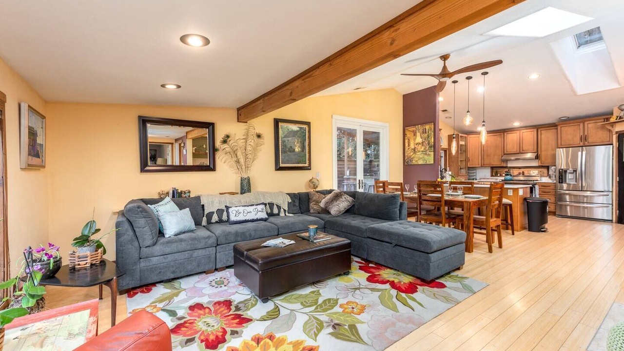 Photo of Livingroom in Guerneville