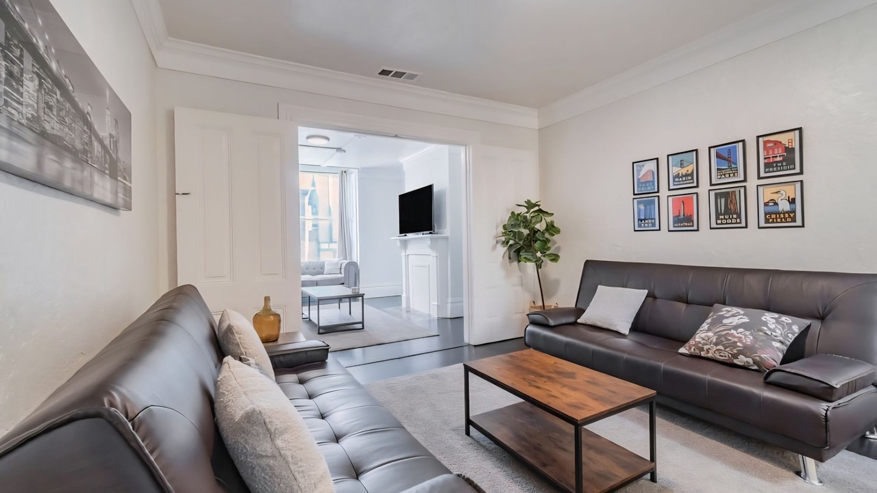 Photo of Livingroom in Haight-Ashbury