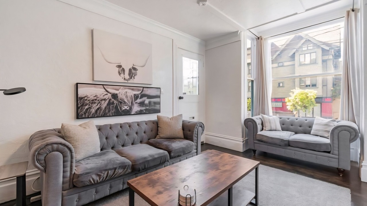 Photo of Livingroom in Haight-Ashbury