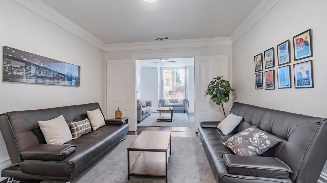Photo of Livingroom in Haight-Ashbury