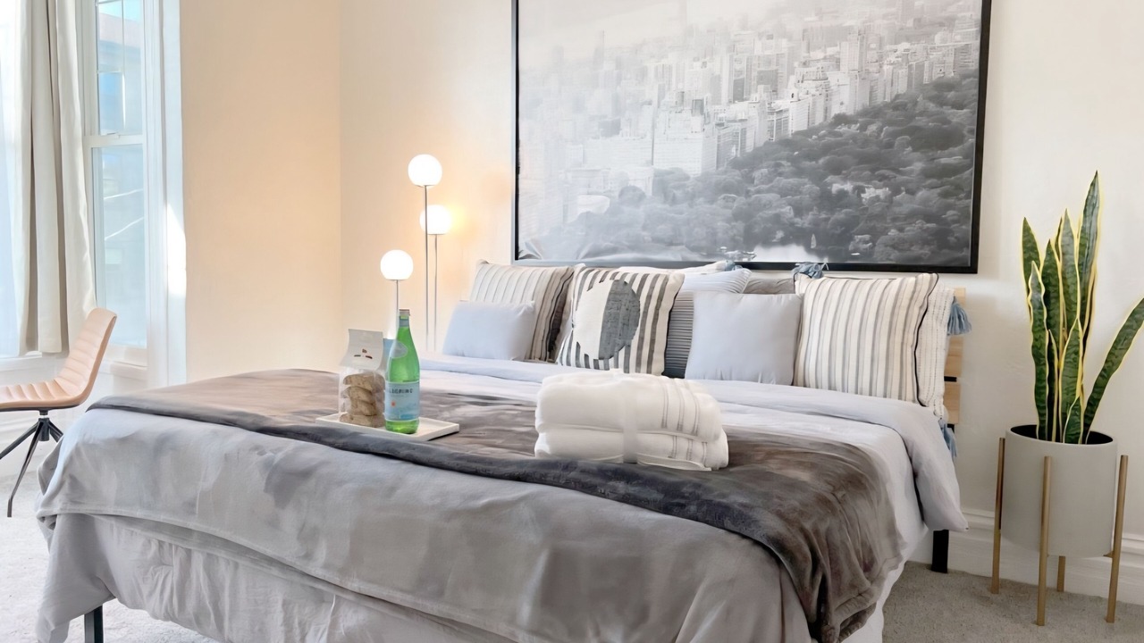 Photo of Bedroom in Haight-Ashbury