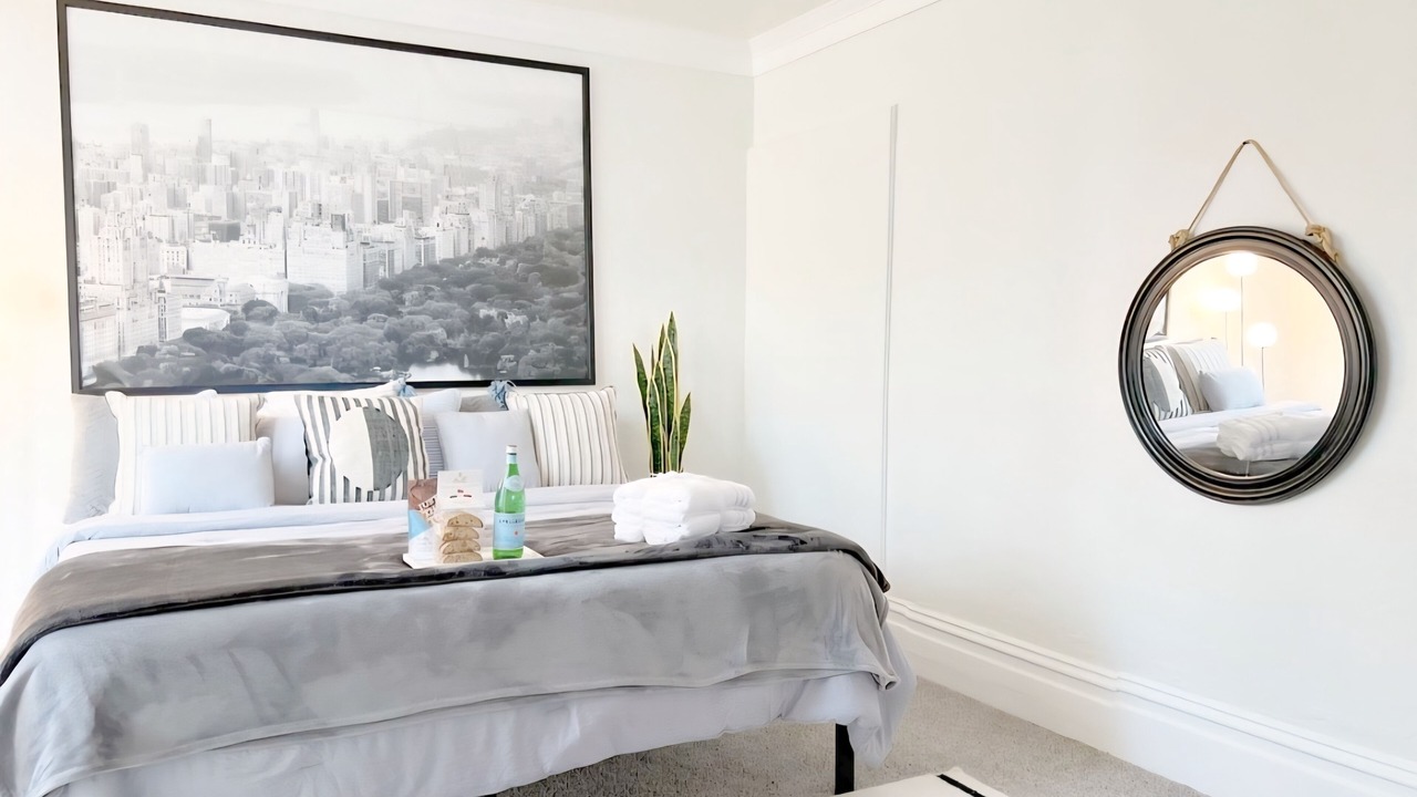 Photo of Bedroom in Haight-Ashbury