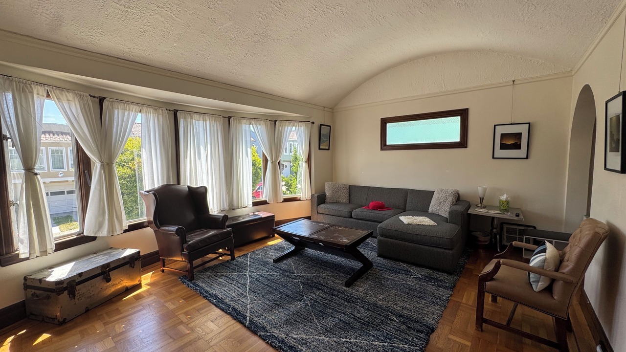 Photo of Livingroom in Cayuga Terrace