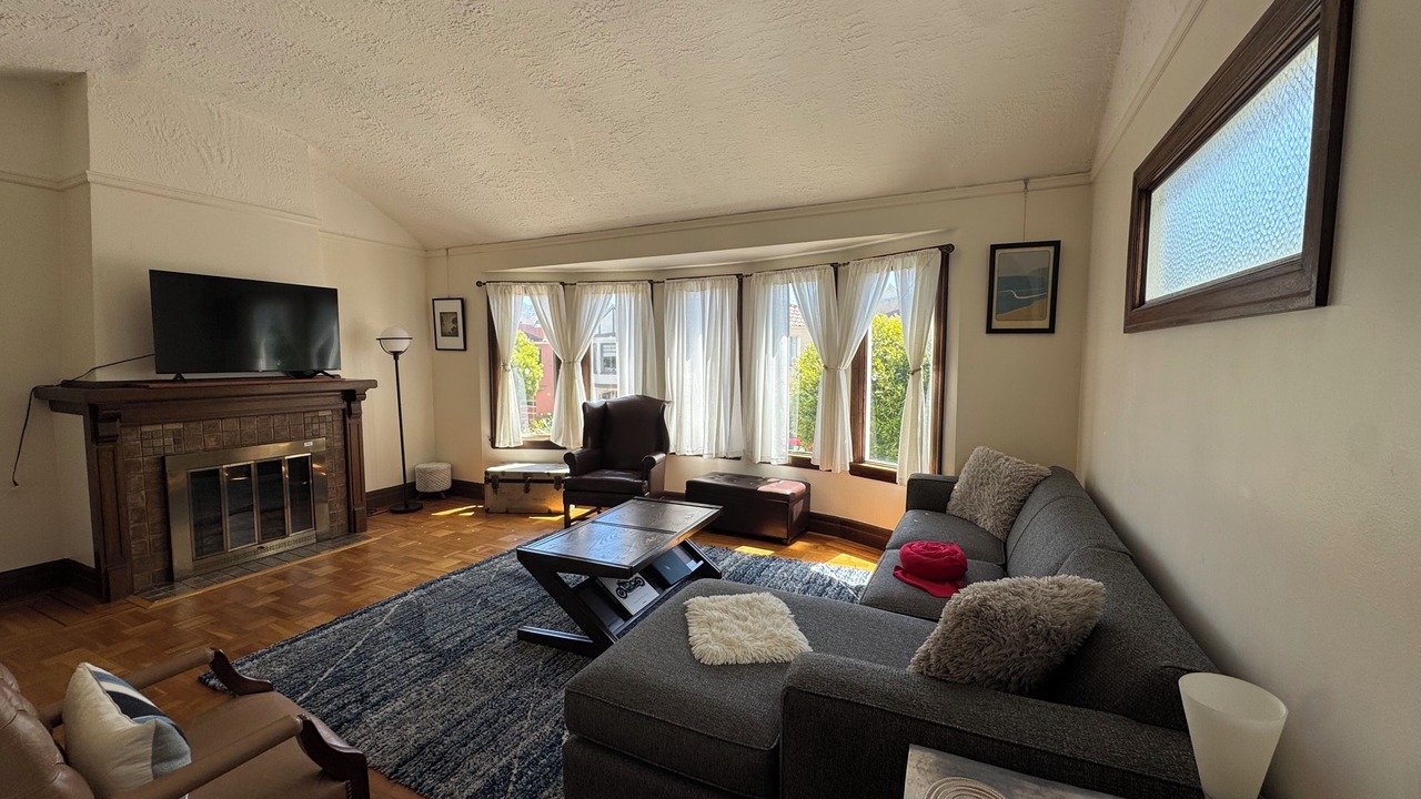 Photo of Livingroom in Cayuga Terrace