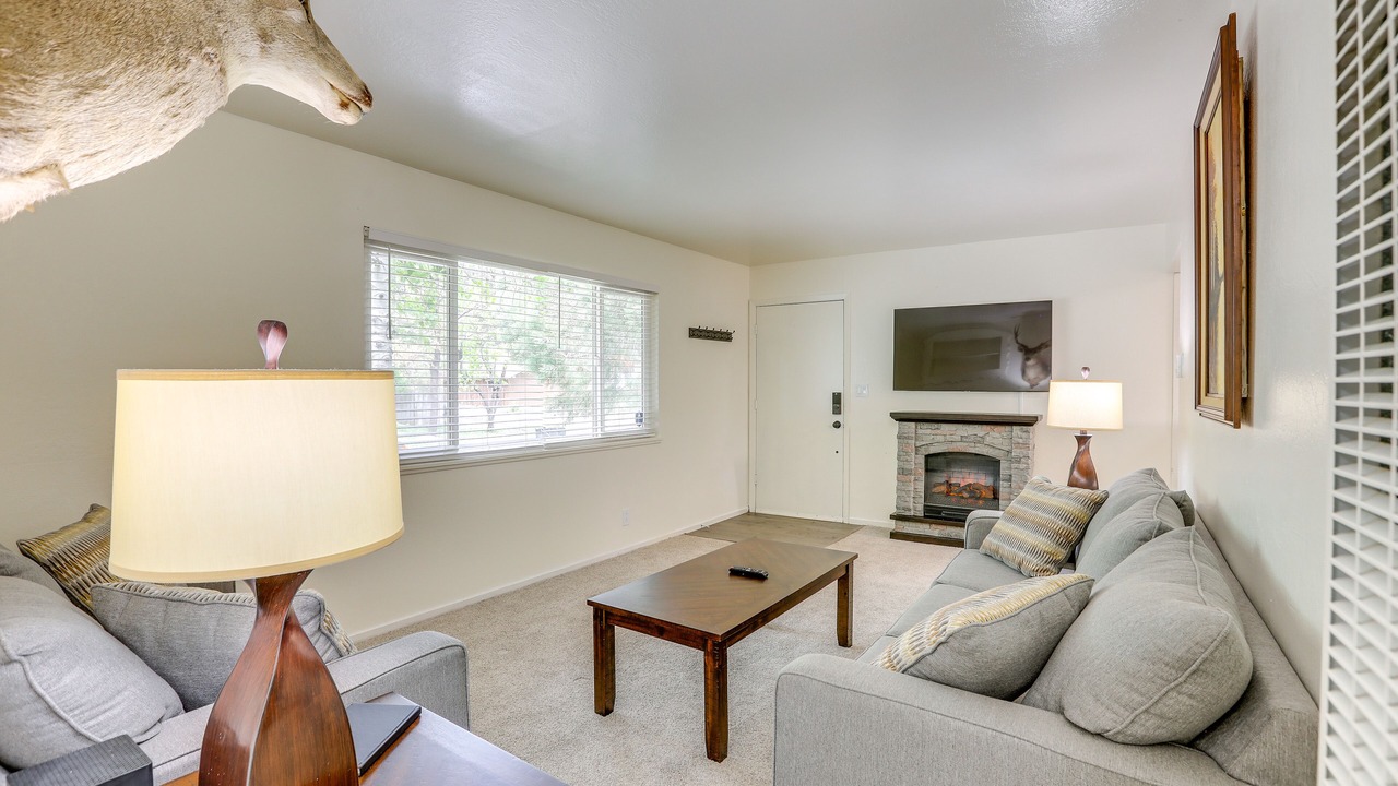 Photo of Livingroom in Sierra Tract