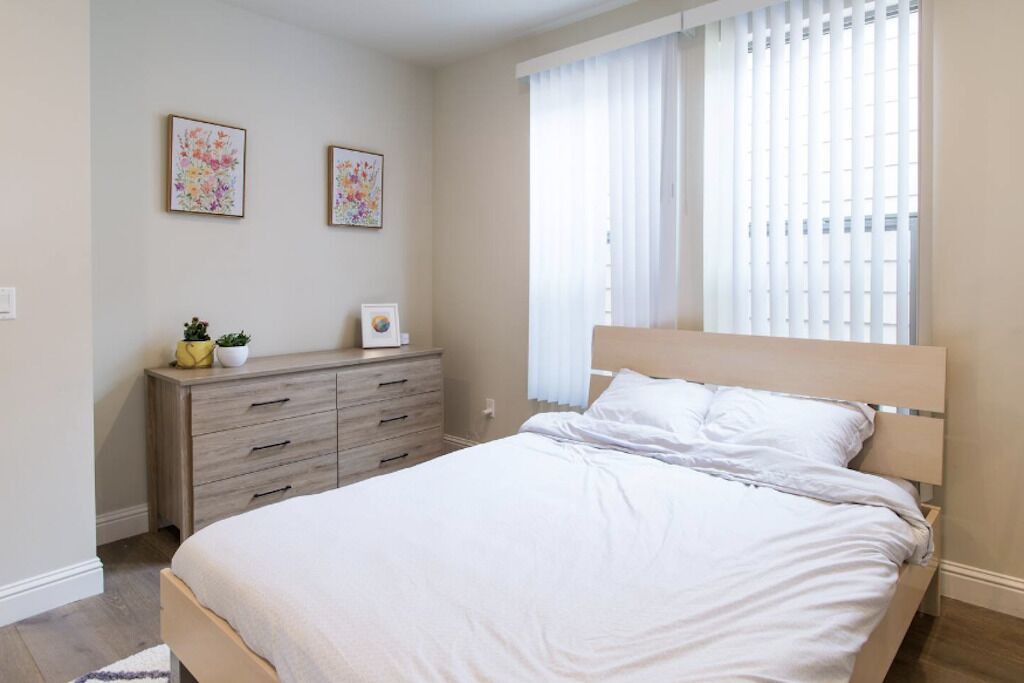 Photo of Bedroom in Bayshore Heights