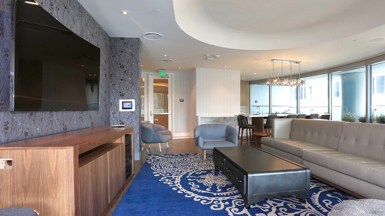 Photo of Livingroom in Civic Center