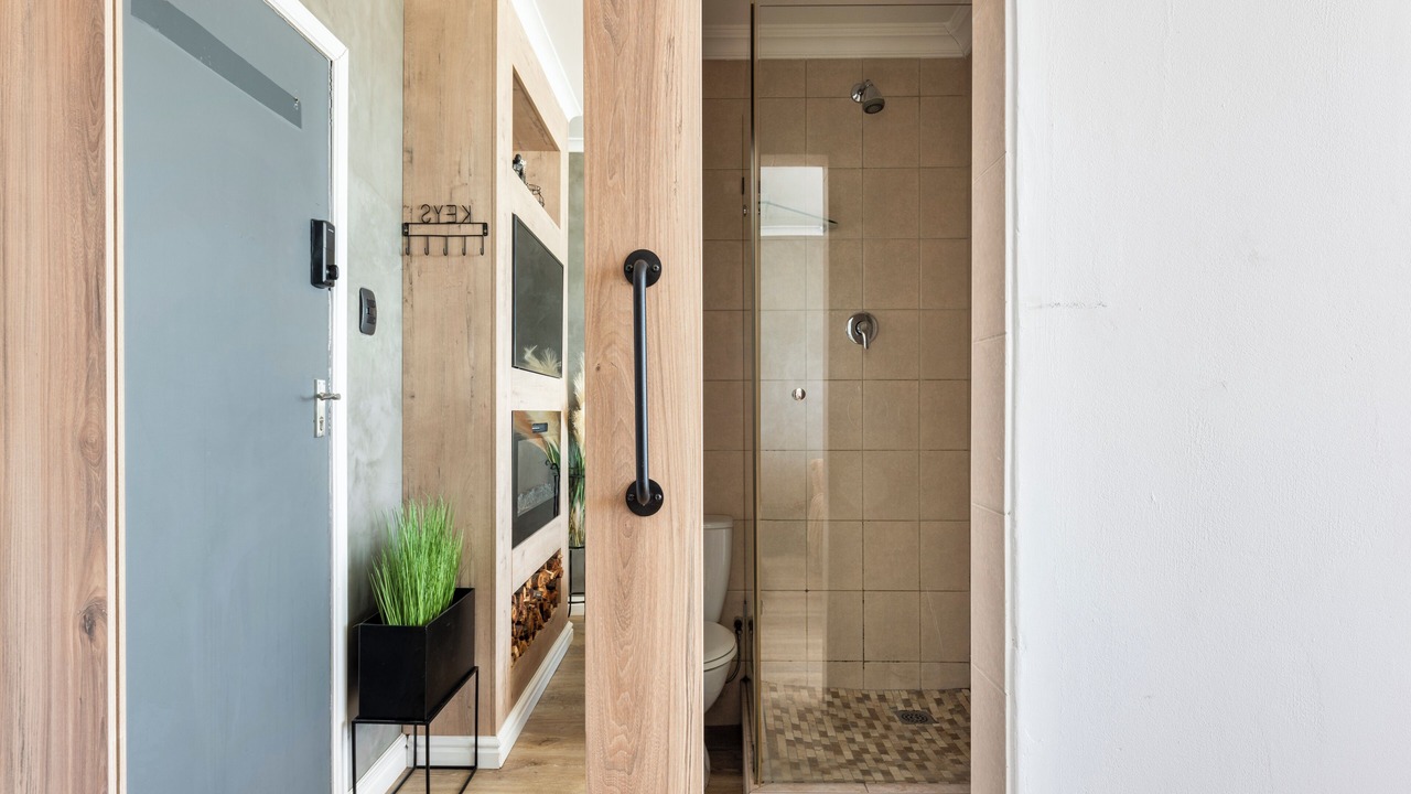Photo of Bathroom in Three Anchor Bay