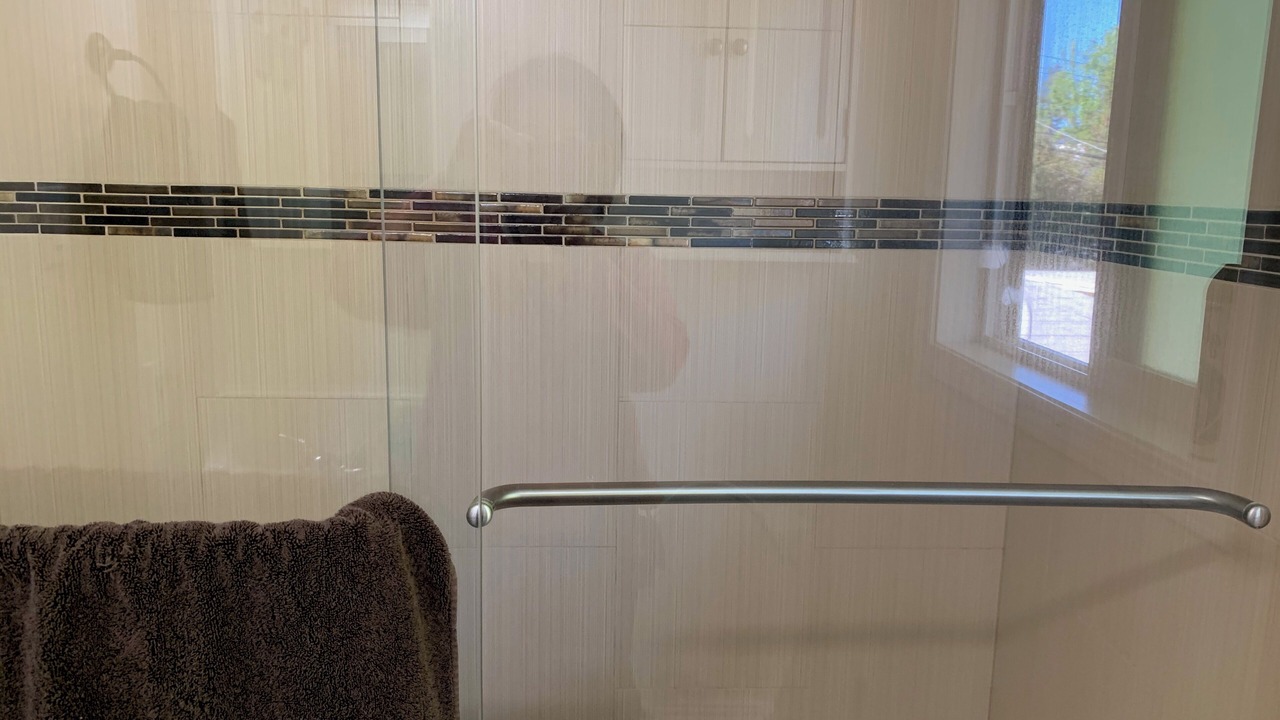 Photo of Bathroom in Linfield Oaks