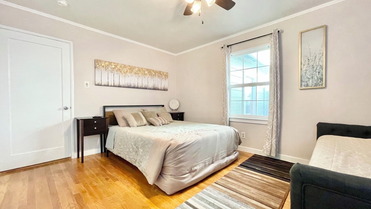 Photo of Bedroom in Broadway - Palmhaven