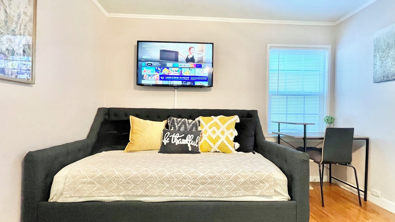 Photo of Bedroom in Broadway - Palmhaven