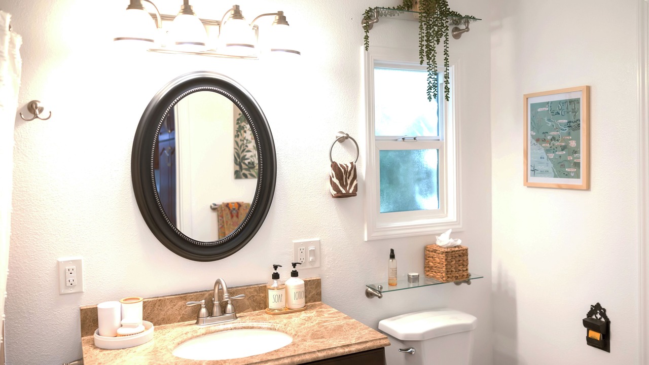 Photo of Bathroom in Junior College Neighborhood Association