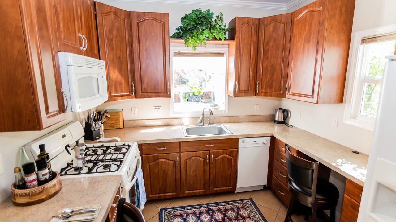 Photo of Kitchen in Junior College Neighborhood Association