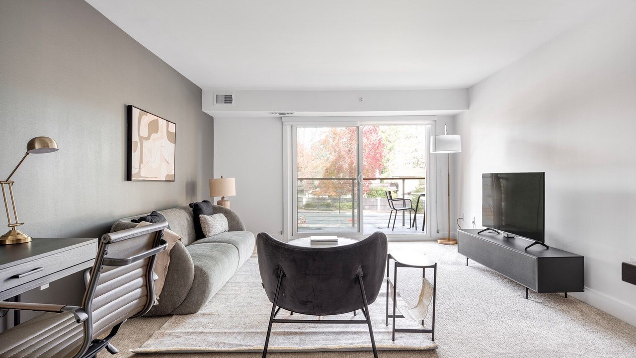 Photo of Livingroom in Sharon Heights