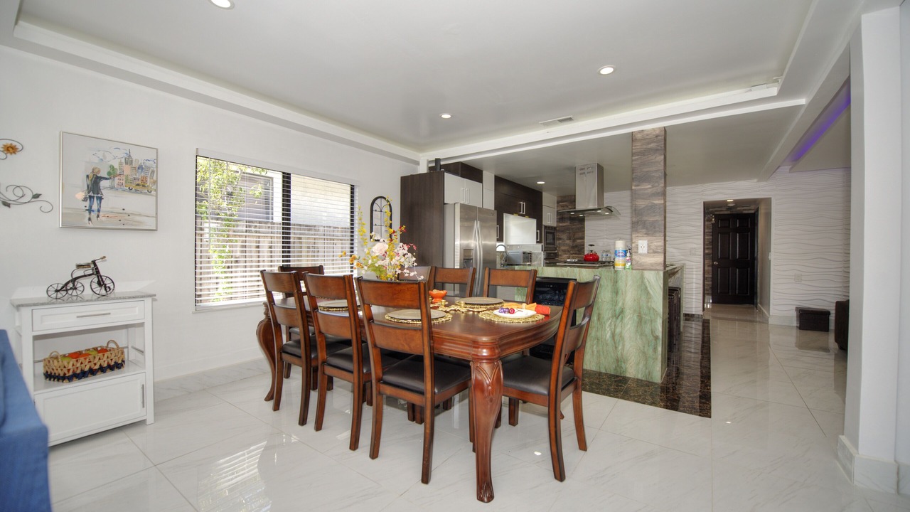 Photo of Livingroom in Burbank
