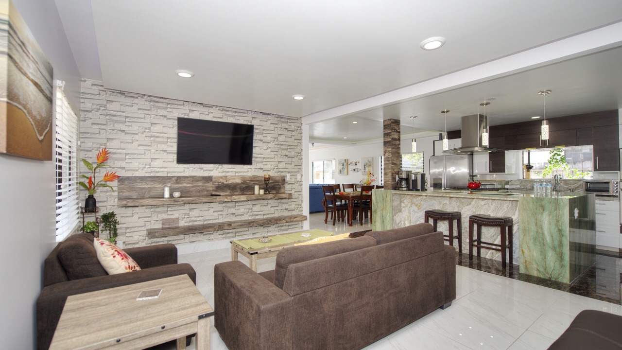 Photo of Livingroom in Burbank