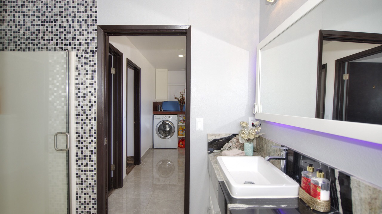 Photo of Bathroom in Burbank