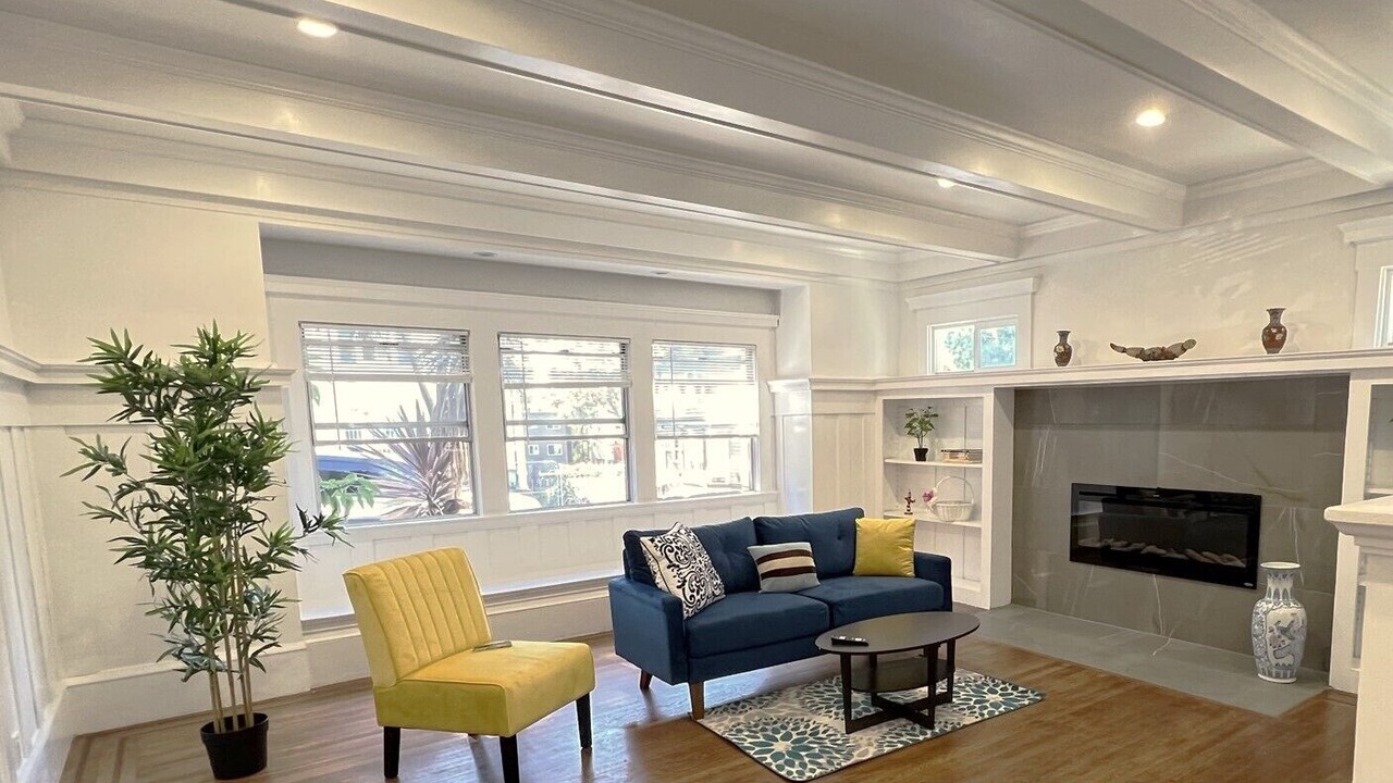 Photo of Livingroom in Oakland