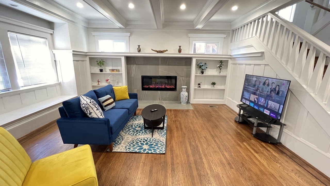 Photo of Livingroom in Oakland