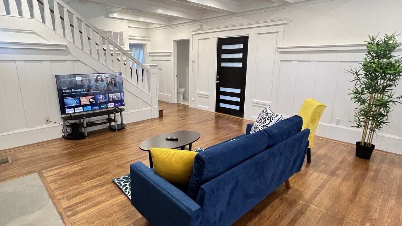 Photo of Livingroom in Oakland