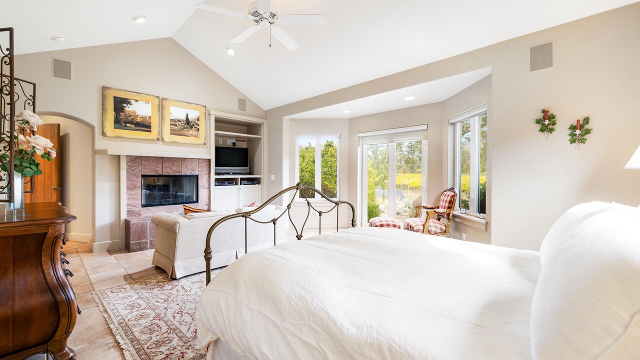 Photo of Bedroom in Kenwood