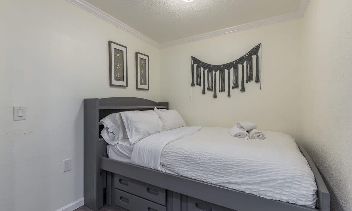 Photo of Bedroom in North Central