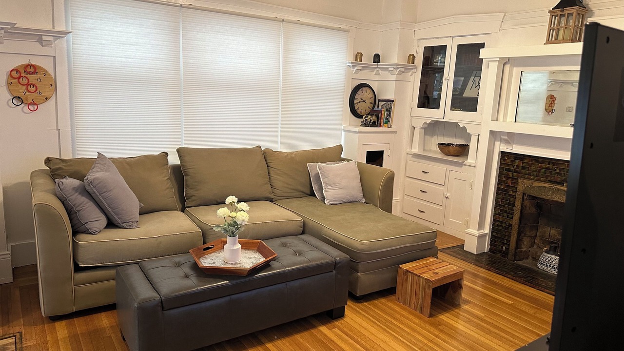 Photo of Bedroom in Oakland
