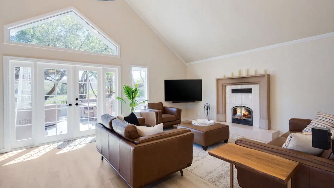 Photo of Livingroom in Geyserville