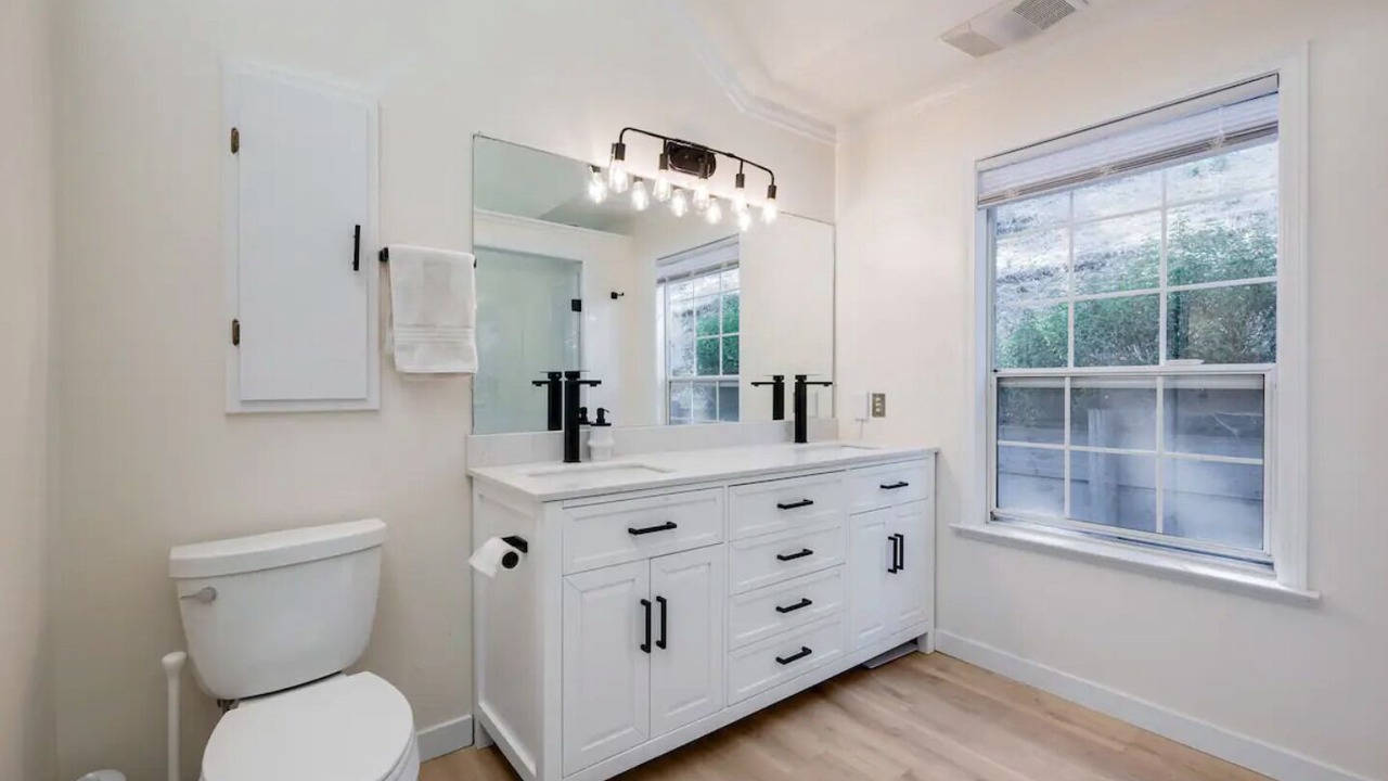 Photo of Bathroom in Geyserville
