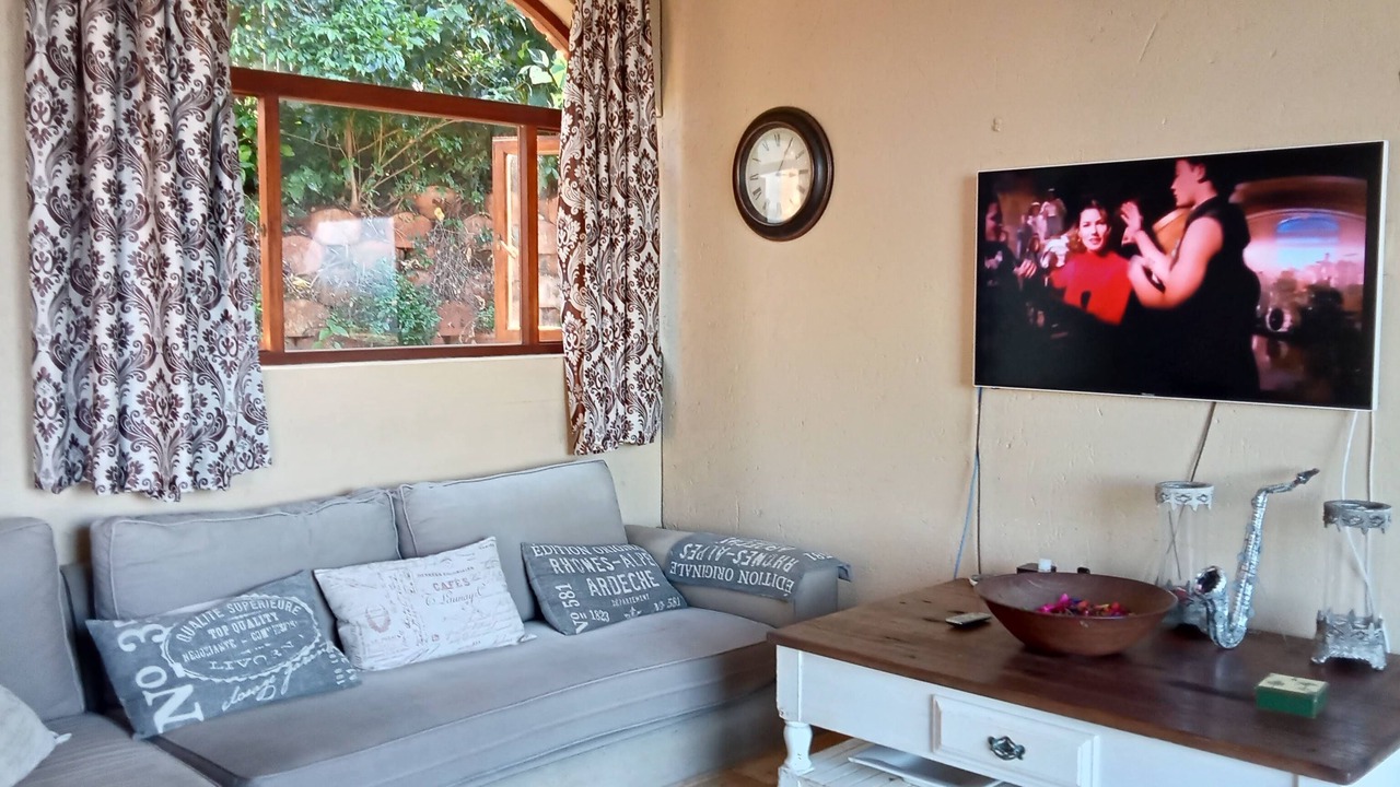 Photo of Livingroom in Sheffield Beach