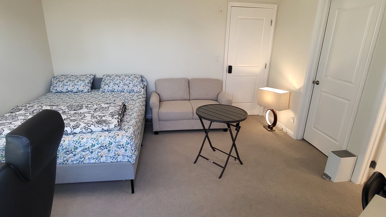 Photo of Bedroom in Oakland