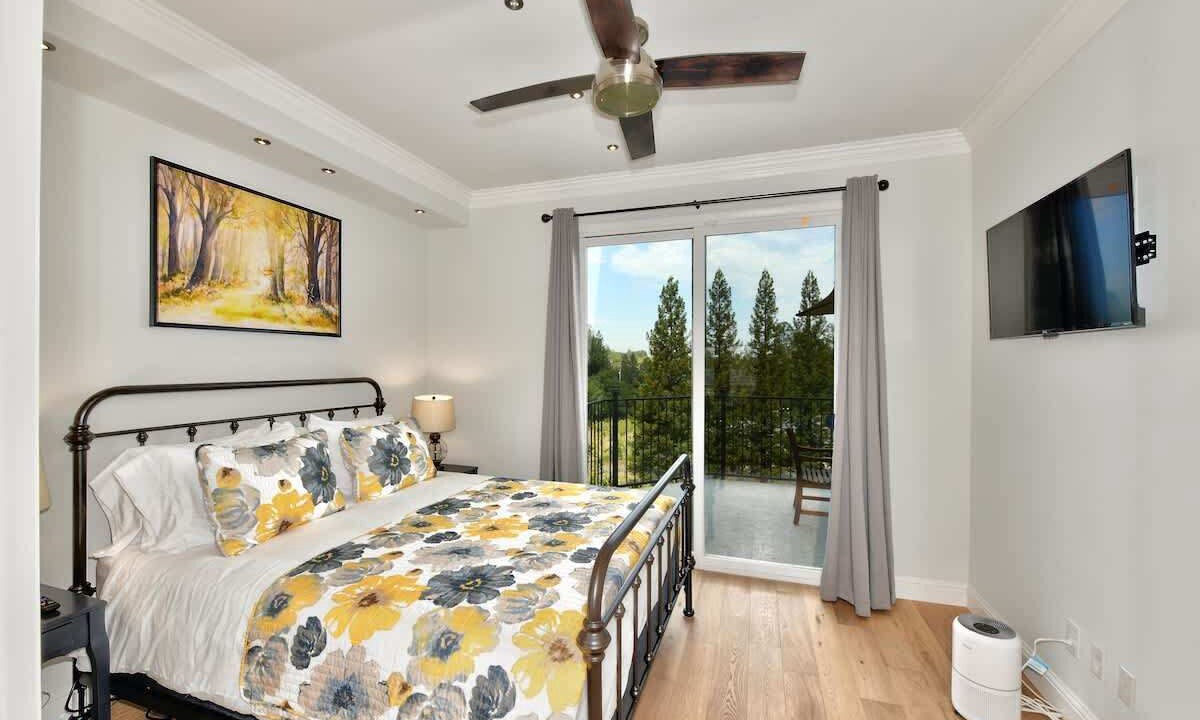 Photo of Bedroom in Freestone