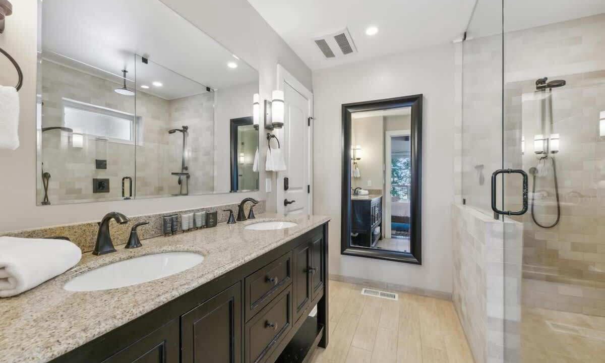 Photo of Bathroom in Kingswood Estates