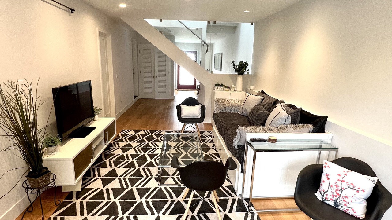 Photo of Livingroom in Outer Sunset