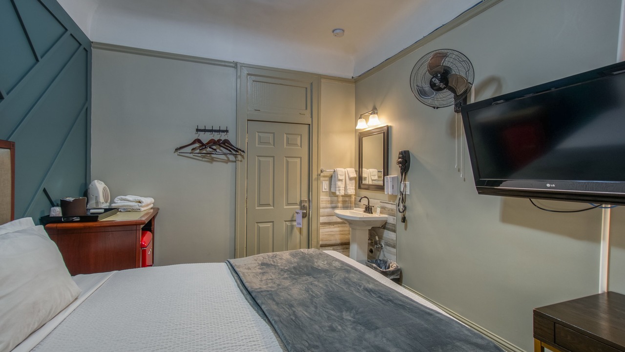 Photo of Bedroom in Downtown San Francisco