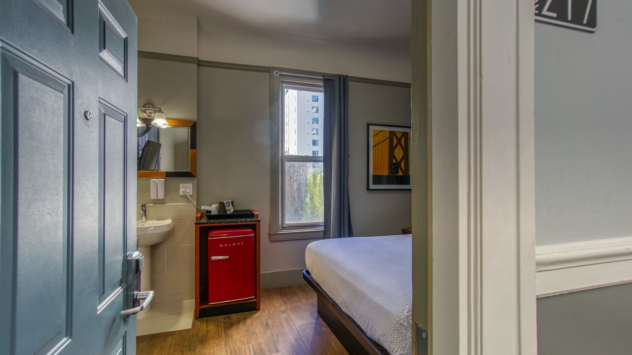 Photo of Bedroom in Downtown San Francisco