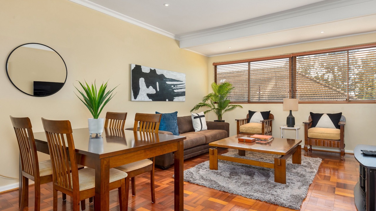 Photo of Livingroom in Three Anchor Bay